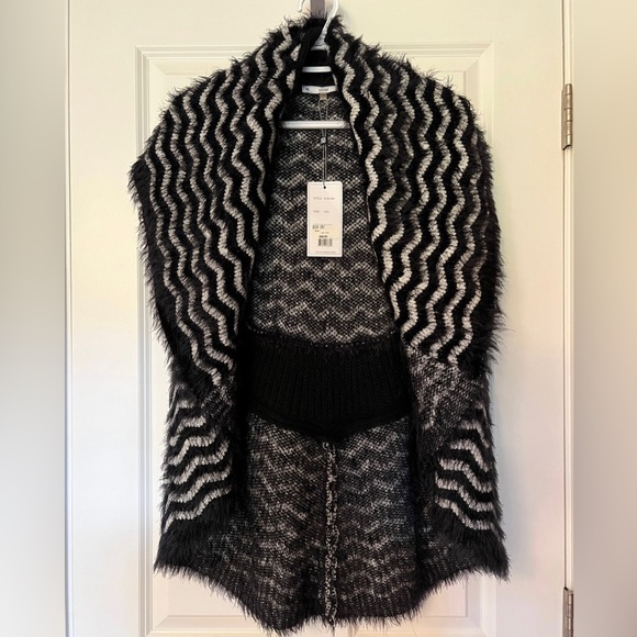 NEW Sioni Draped Open Sweater Vest Black and White Zigzag - Picture 1 of 7